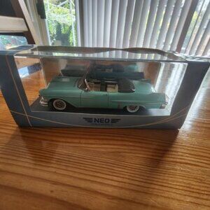 Neo Scale Models 1:43 1957 Cadillac Series 62 Convertible